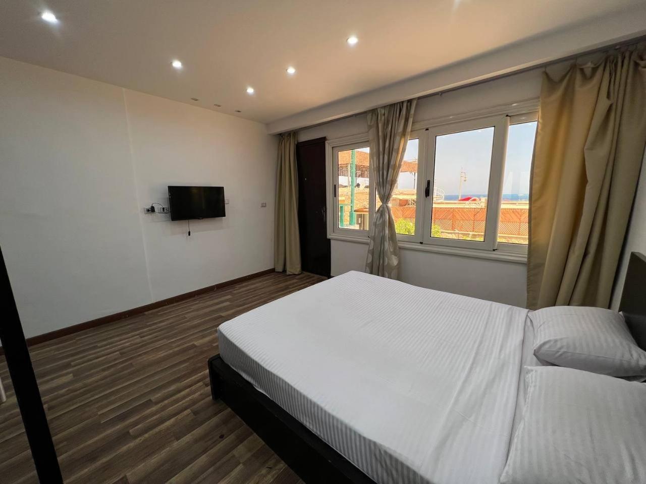 Lilly Rooms And Studio Хургада Екстериор снимка