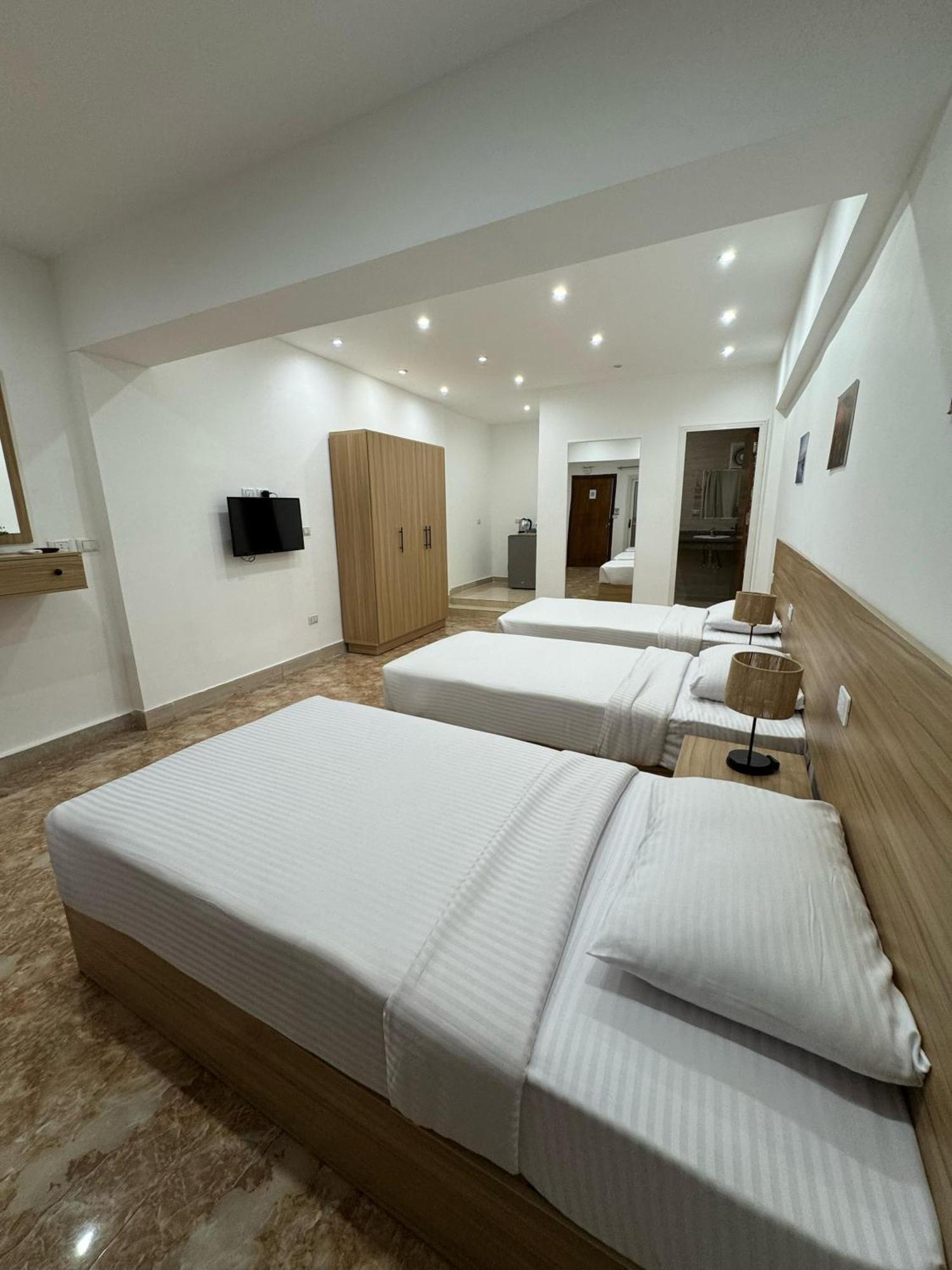 Lilly Rooms And Studio Хургада Екстериор снимка